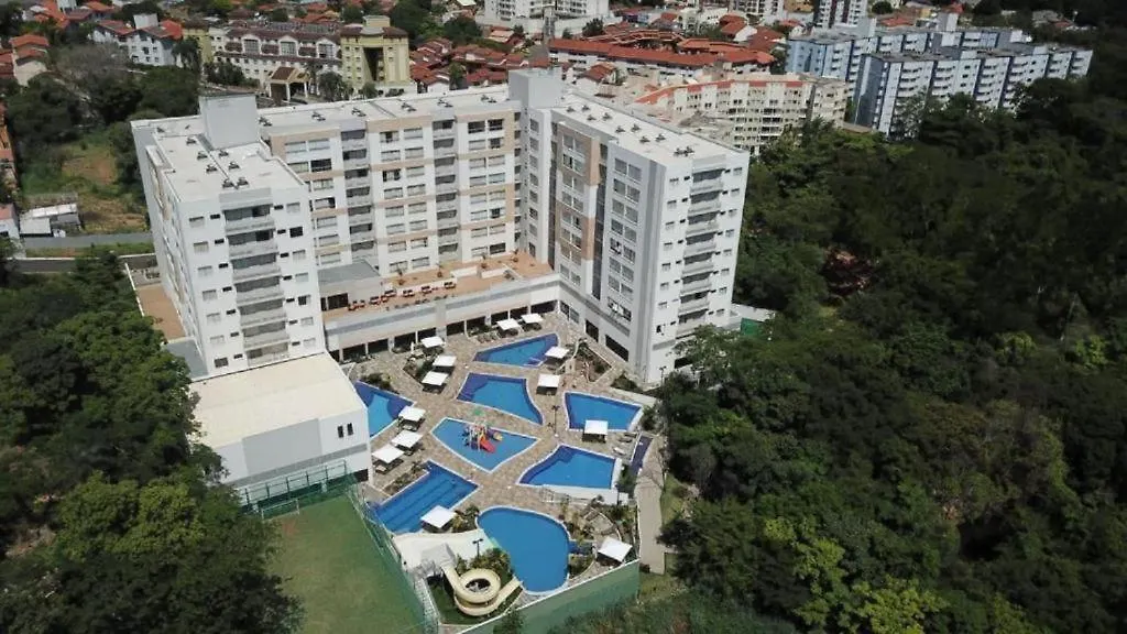 Park Veredas, Rio Quente , com vista para a montanha-1